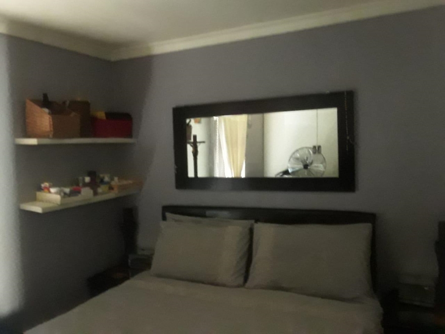 2 Bedroom Property for Sale in Zonnebloem Western Cape